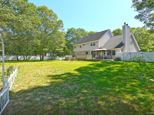 187 Robinson Avenue, Medford NY 11763