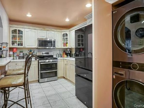 668 Van Siclen Avenue, Brooklyn NY 11207