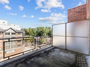 241-20 Northern Boulevard 6E, Douglaston NY 11362