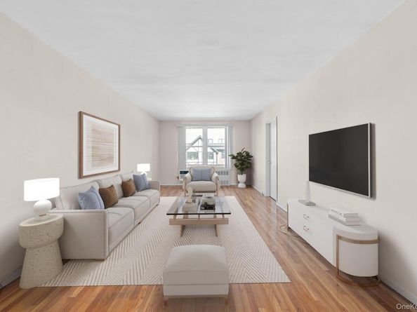 241-20 Northern Boulevard 6E, Douglaston NY 11362