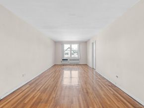 241-20 Northern Boulevard 6E, Douglaston NY 11362