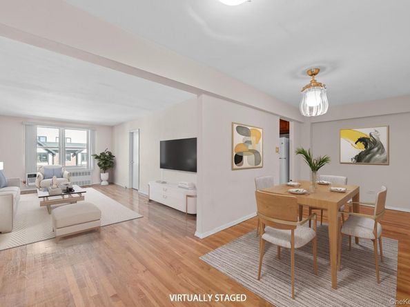 241-20 Northern Boulevard 6E, Douglaston NY 11362