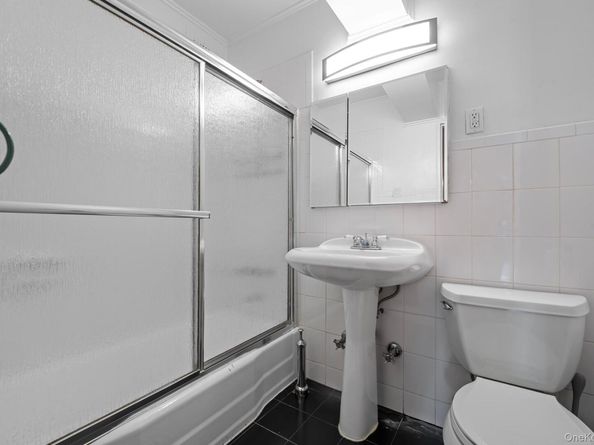 241-20 Northern Boulevard 6E, Douglaston NY 11362