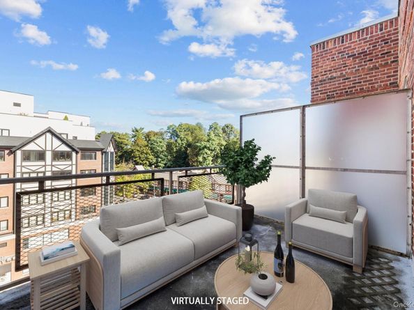 241-20 Northern Boulevard 6E, Douglaston NY 11362