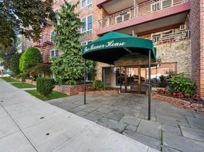 241-20 Northern Boulevard 6E, Douglaston NY 11362