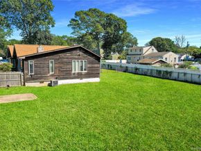 16 Flintlock Drive, Shirley NY 11967