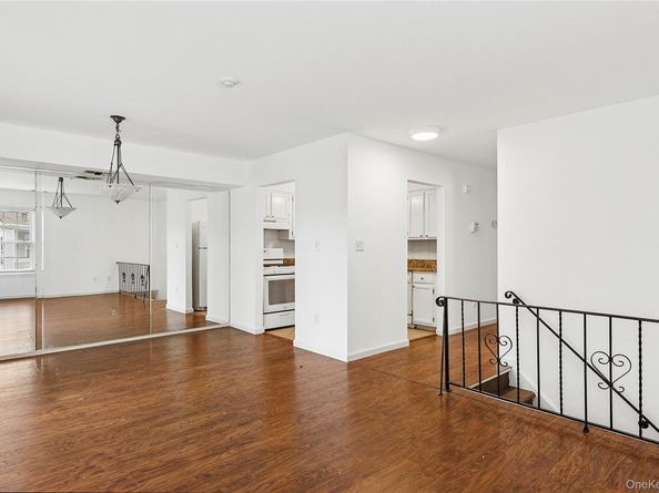 184 Fairview Circle, Middle Island NY 11953