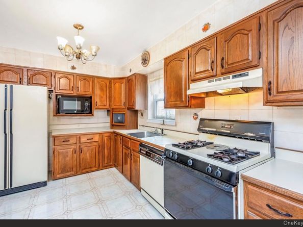 6983 Juniper Boulevard S, Middle Village NY 11379