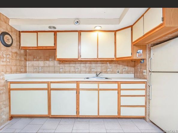 6983 Juniper Boulevard S, Middle Village NY 11379