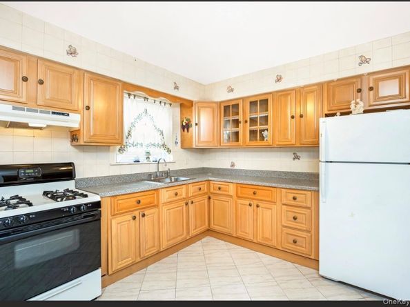 6983 Juniper Boulevard S, Middle Village NY 11379