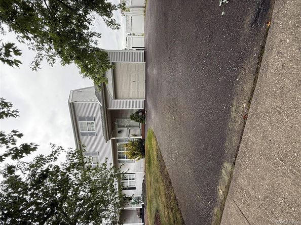 6 Walnut Street, Central Islip NY 11722