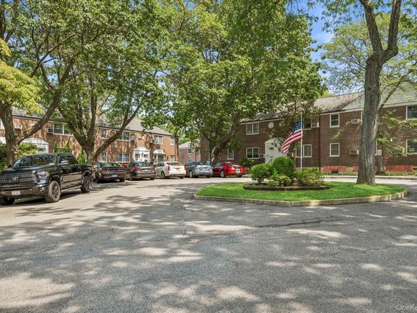 60-31 251st Street 2814, Little Neck NY 11362