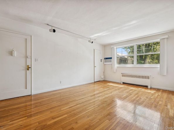 60-31 251st Street 2814, Little Neck NY 11362