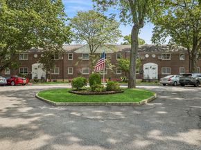 60-31 251st Street 2814, Little Neck NY 11362
