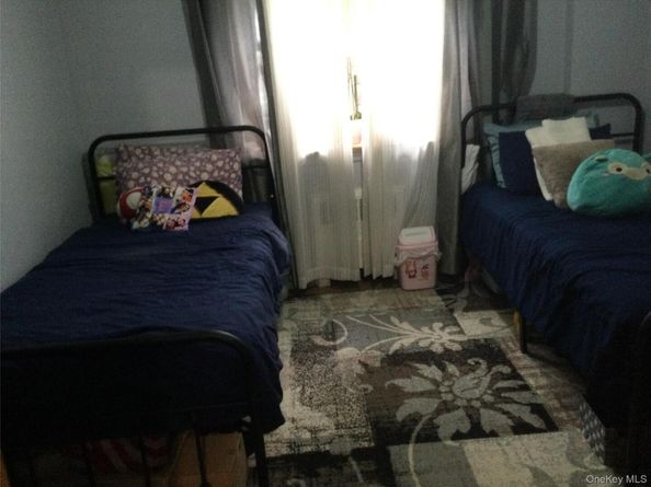66-10 149 St 3C, Flushing NY 11367