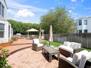 21 Carol Street, Plainview NY 11803