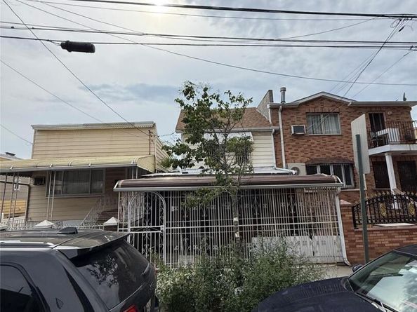 796 Lincoln Avenue, Brooklyn NY 11208
