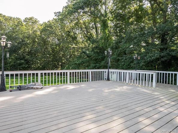 27 Enchanted Forest Road, Smithtown NY 11754