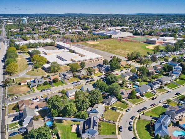 34 Ripple Lane, Levittown NY 11756