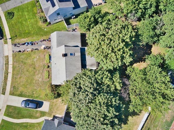 34 Ripple Lane, Levittown NY 11756