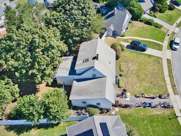 34 Ripple Lane, Levittown NY 11756