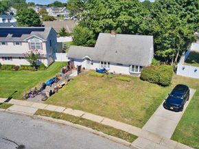 34 Ripple Lane, Levittown NY 11756
