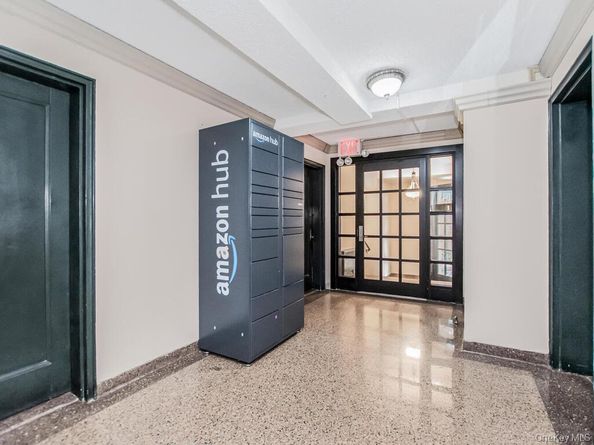 2104 Holland Avenue 4D, Bronx NY 10462