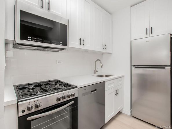 2104 Holland Avenue 4D, Bronx NY 10462