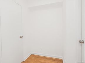 2104 Holland Avenue 4D, Bronx NY 10462