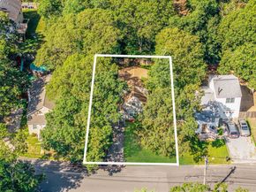 14 Hawthorne Street, Mastic NY 11950