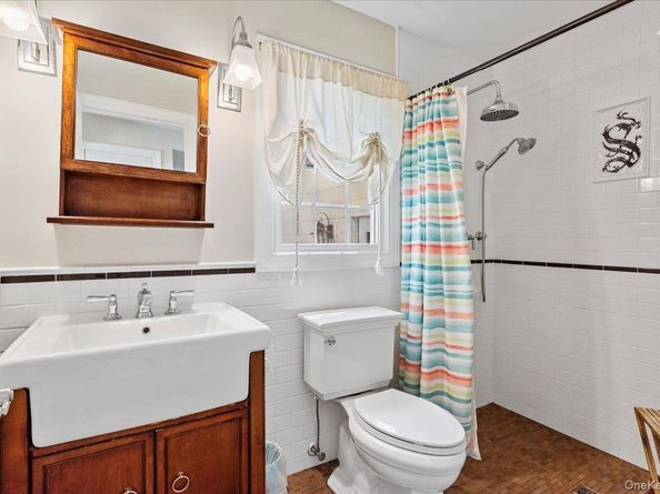 15 Oak Lane, Hampton Bays NY 11946