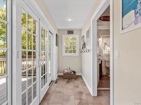 15 Oak Lane, Hampton Bays NY 11946