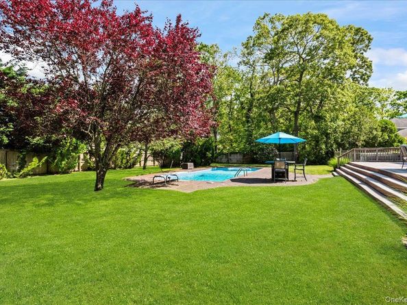 15 Oak Lane, Hampton Bays NY 11946