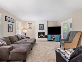 15 Oak Lane, Hampton Bays NY 11946