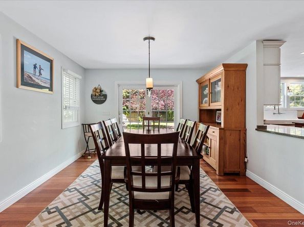 15 Oak Lane, Hampton Bays NY 11946