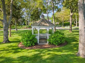 15 Oak Lane, Hampton Bays NY 11946