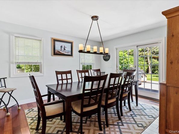 15 Oak Lane, Hampton Bays NY 11946