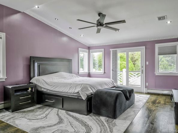 34 Bobwhite Lane, Hicksville NY 11801