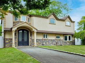 34 Bobwhite Lane, Hicksville NY 11801