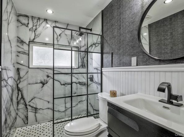 34 Bobwhite Lane, Hicksville NY 11801