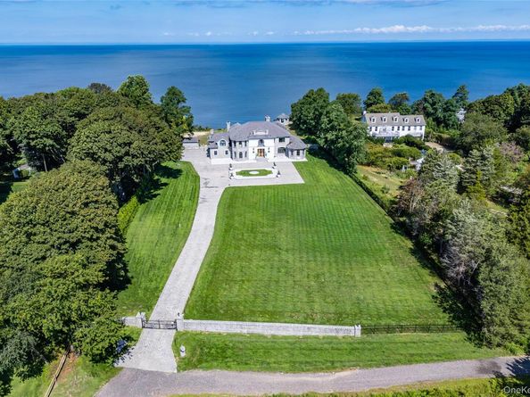 3875 Hallock Lane, Mattituck NY 11952