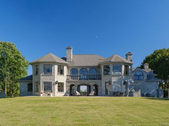 3875 Hallock Lane, Mattituck NY 11952