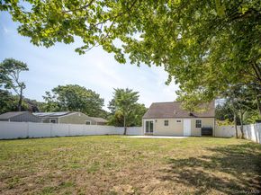 7 Highview Lane, Ridge NY 11961