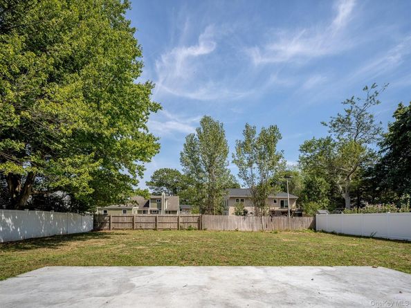 7 Highview Lane, Ridge NY 11961