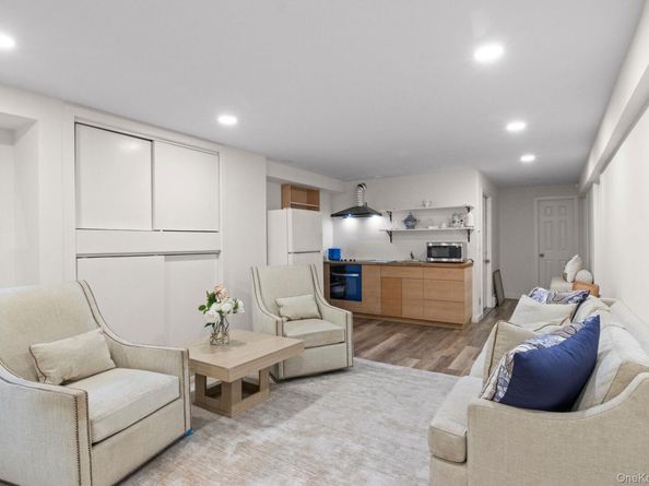 2421 Noyac Road, Sag Harbor NY 11963