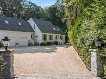 2421 Noyac Road