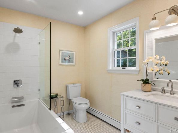 2421 Noyac Road, Sag Harbor NY 11963