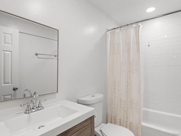 2421 Noyac Road, Sag Harbor NY 11963