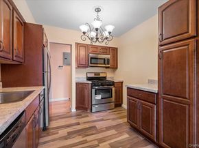 210 Westend Avenue 8B, Freeport NY 11520