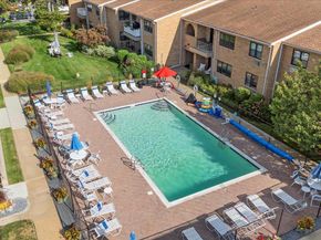 210 Westend Avenue 8B, Freeport NY 11520
